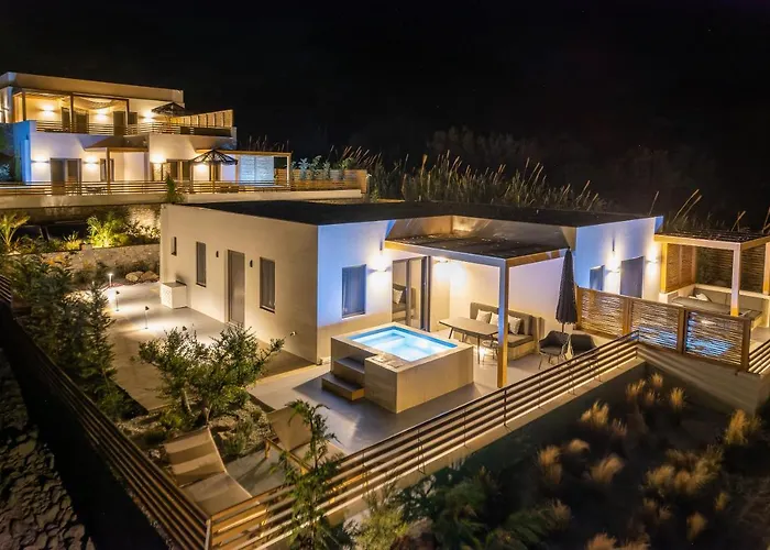 Mneme Suites & Villas